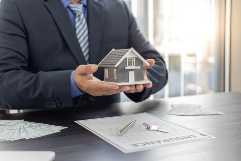 Property Mangement company making a proposal to client in LA